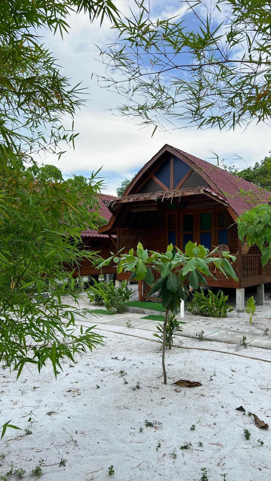 Golden Chenang Village Pantai Cenang  Buitenkant foto