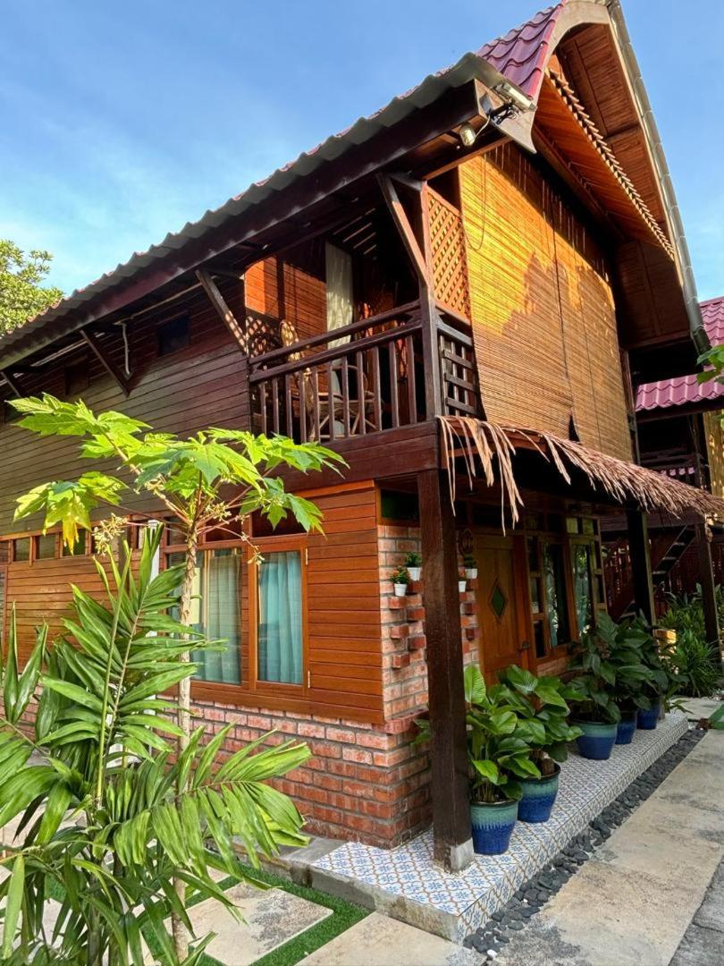 Golden Chenang Village Pantai Cenang  Buitenkant foto
