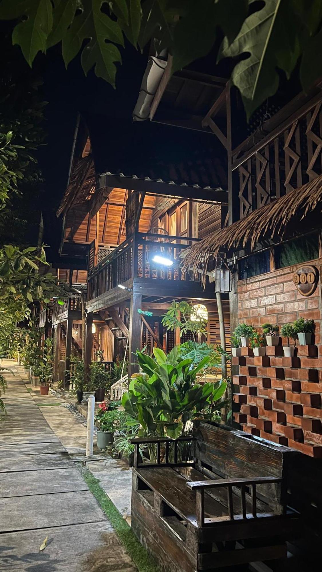Golden Chenang Village Pantai Cenang  Buitenkant foto